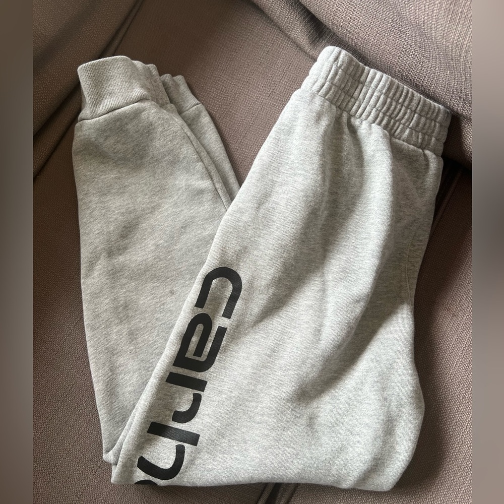 Carhartt sweats - M (10/12)
